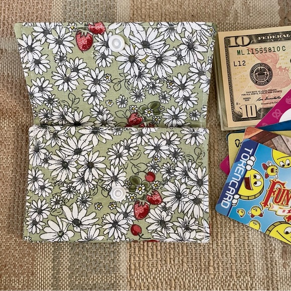 Stylish Snap Card Wallet/Business Card/Gift Card Holder made with Cotton Fabric - Picture 4 of 6